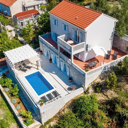 6 Bedroom Gorgeous In Сasa de vacaciones *