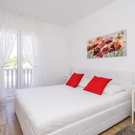 6 Bedroom Gorgeous In *
