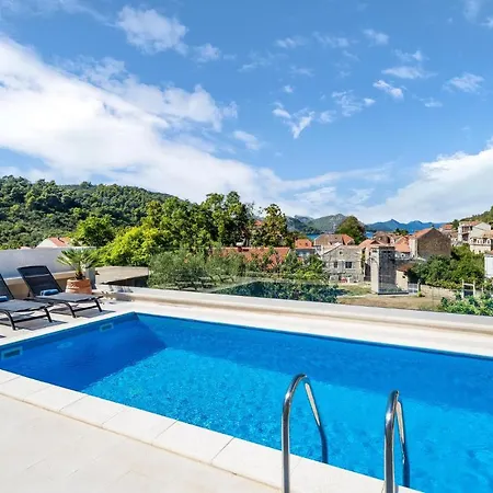 6 Bedroom Gorgeous In * שיפנסקה לוקה