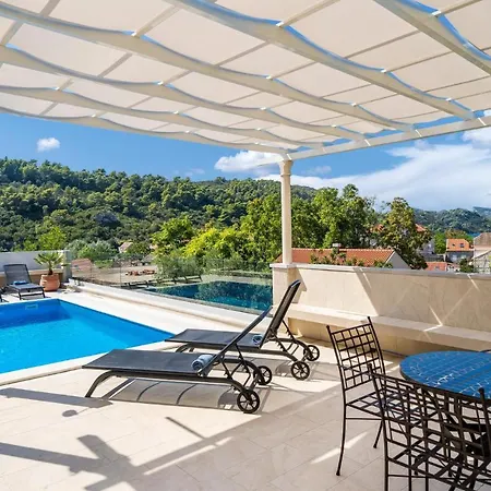 בית נופש 6 Bedroom Gorgeous In