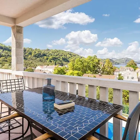 6 Bedroom Gorgeous In *