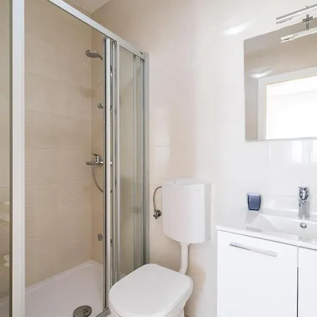 בית נופש 6 Bedroom Gorgeous In