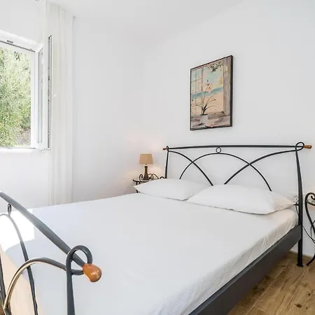 6 Bedroom Gorgeous In בית נופש *