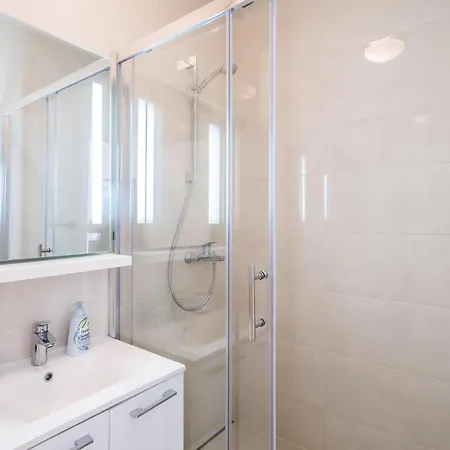 6 Bedroom Gorgeous In בית נופש שיפנסקה לוקה